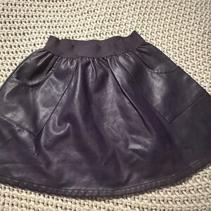 Chic Leather Mini Skirt in Deep Purple